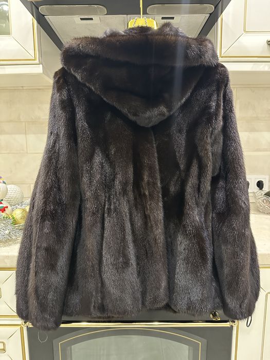 Шикарна норкова шуба. Scandinavia furs.