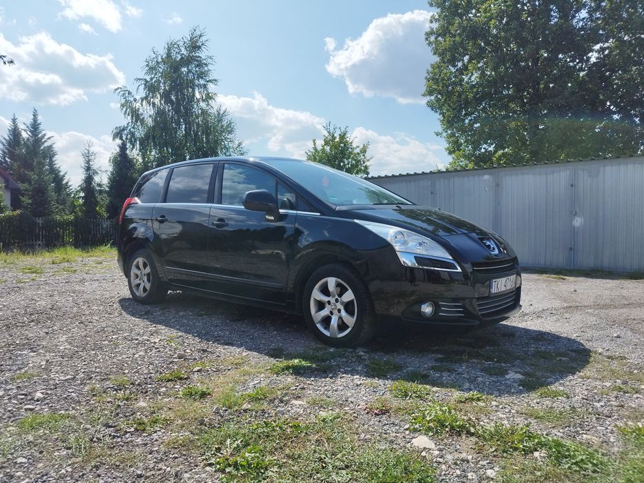 Peugeot 5008 rok 2011