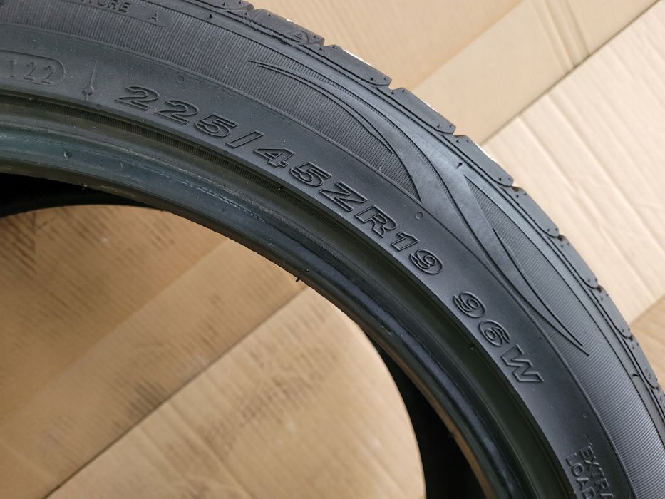 opona letnia nexen nfera su1 225/45r19 96 w