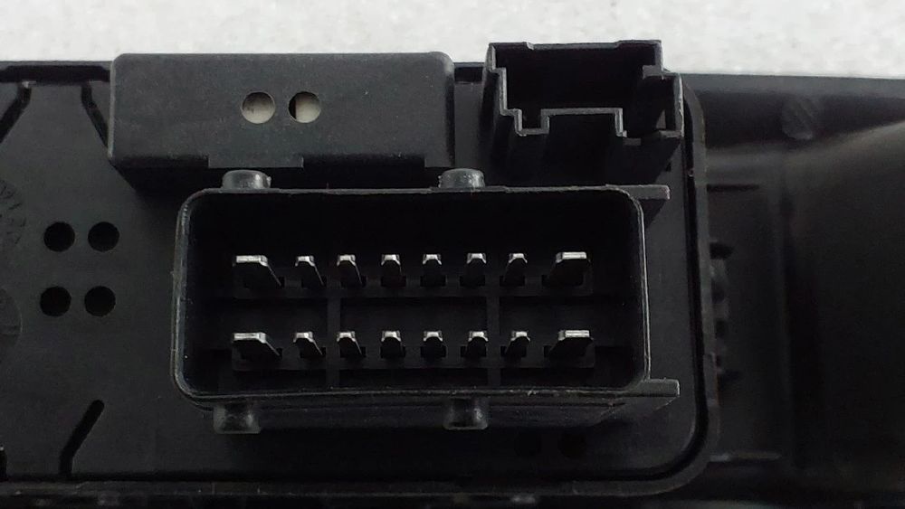 Comando / botão / interruptor vidros frente esquerdo CITROËN DS3