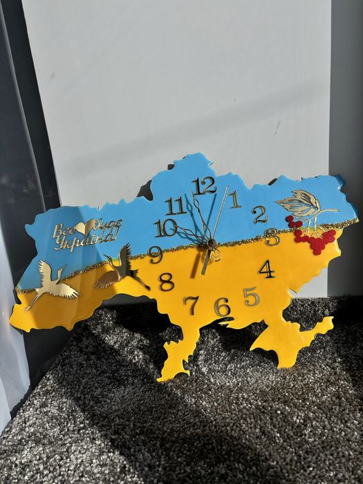 Годинник ручної роботи з епоксидної смоли  Карта України