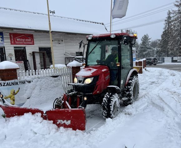 Odsnieżanie Akcja Zima Pomoc na Drodze Posypywanie 24/7