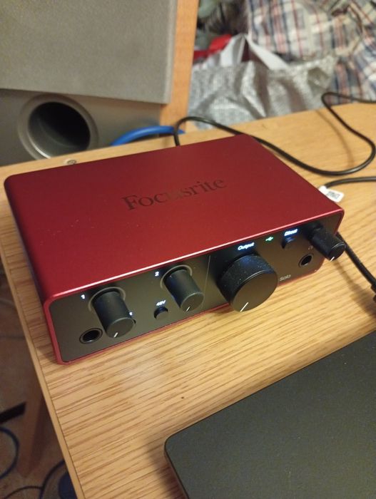 Interface Focusrite 4 geração Solo Nova