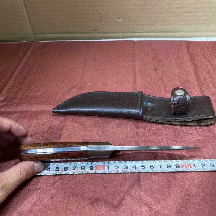 Охотничий нож K.M.V. Hunting Knife, Stainless Japan, кожаный чехол — винтаж