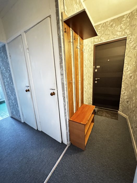 Продаж 3-к на Космонавтів