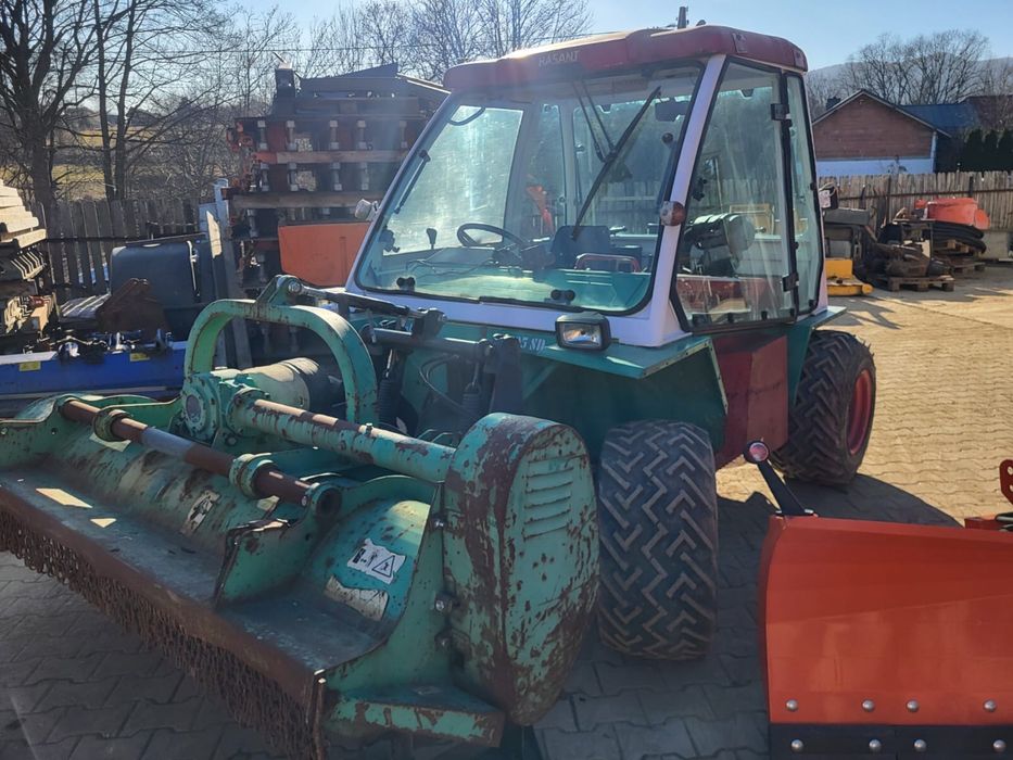 Ciągnik górski Rasant kosiarka bijakowa + pług + piaskarka