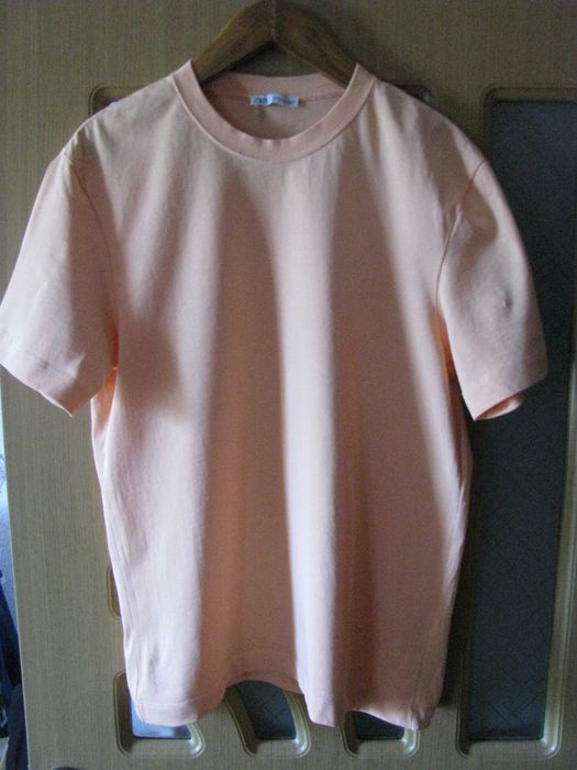 Футболка ZARA унісекс.