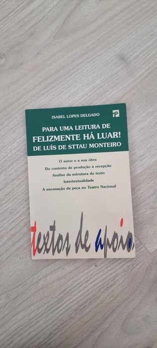 Livro "Felizmente há luar"