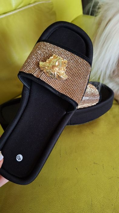 Шлепанцы на танкетке Версаче