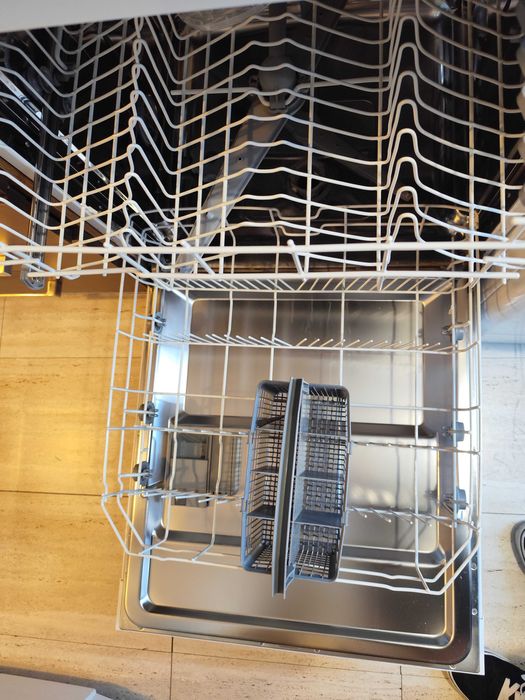 Máquina de lavar loiça - como nova - estado 9 em 10!