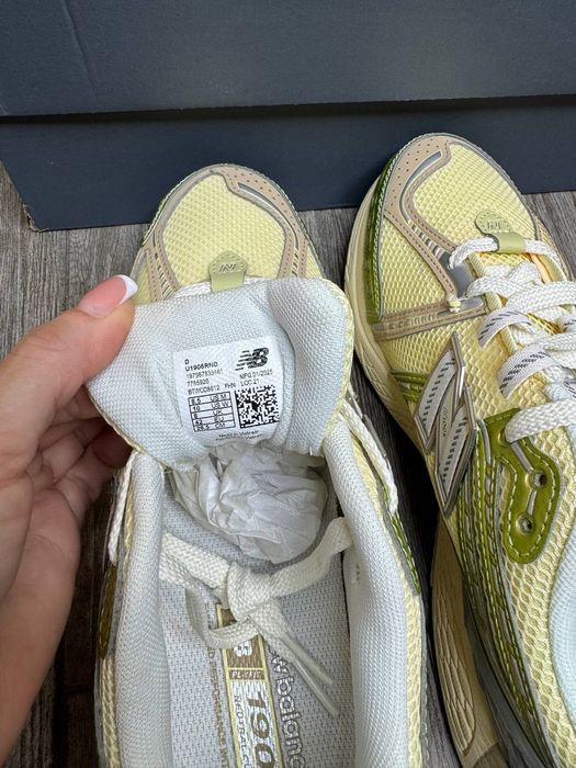 Кросівки New Balance 1906R