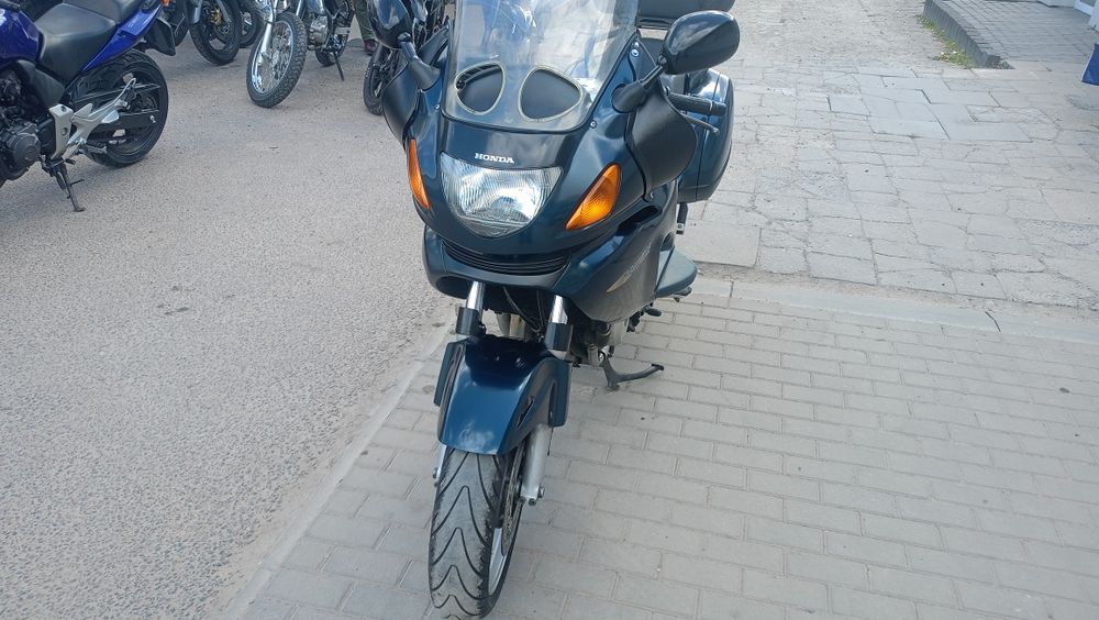 Honda NTV 650 Deavile
