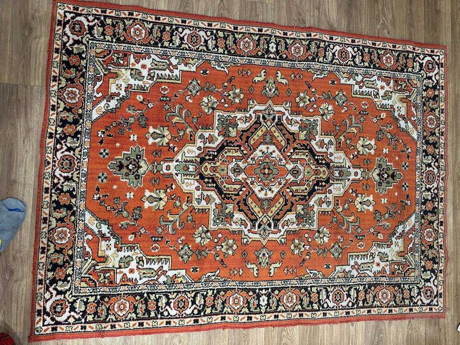 Продам ковры ссср в хорошем состоянии.