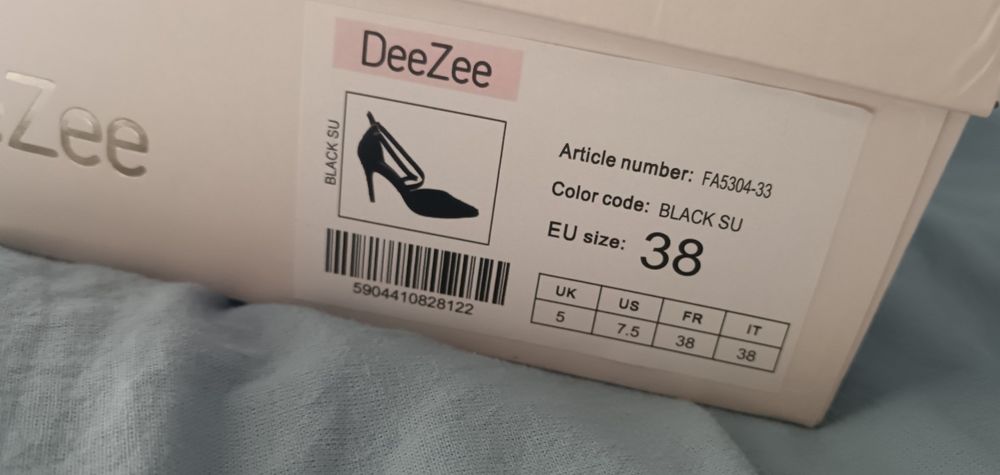 Czarne szpilki deezee błyszczące nowe rozm 38