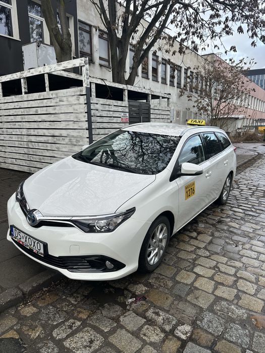 Аренда автомобилей для работы в такси.