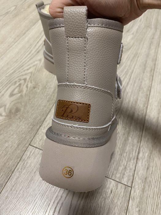 Угги шкіряні.  .