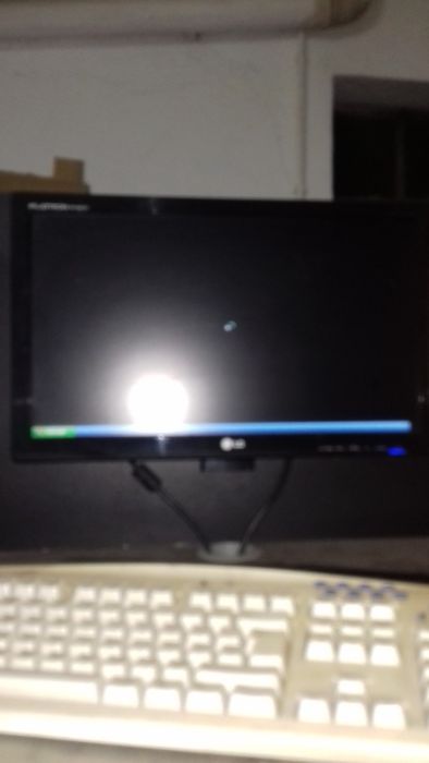 Computador com secretária