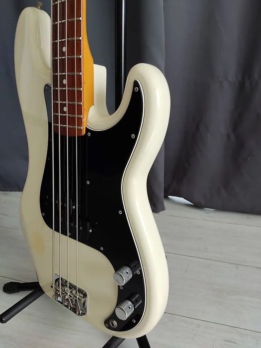 Fender Precision Bass ’70 (PB70) - Made in Japan