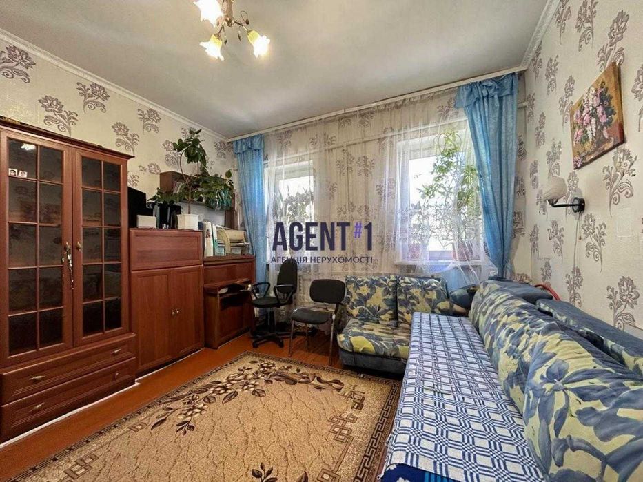 Продаж двох кімнат у гуртожитку біля метро Лівобережна
