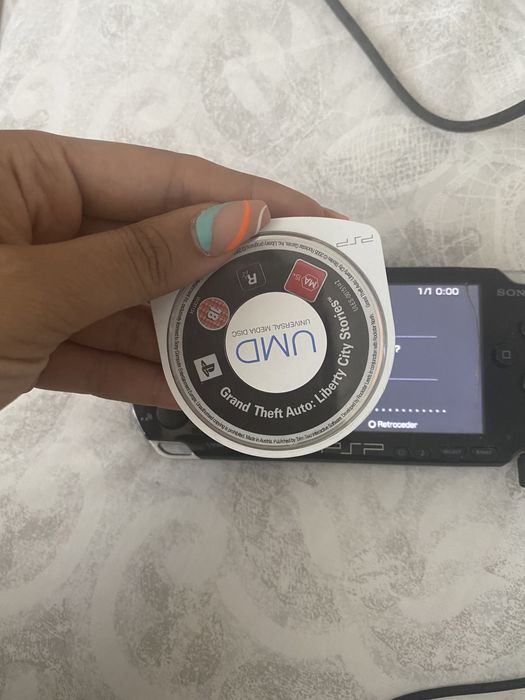 PSP usada em super bom estado com caixa