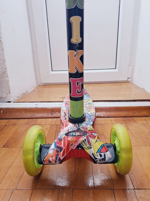 Продам самокат трьох колісний дитячий