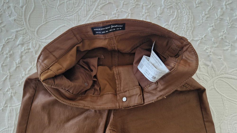 Calças castanhas Stradivarius, tamanho 38, skinny