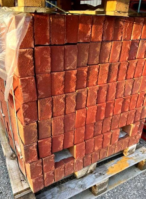 Червона цегла — практичний матеріал для будь-яких задач