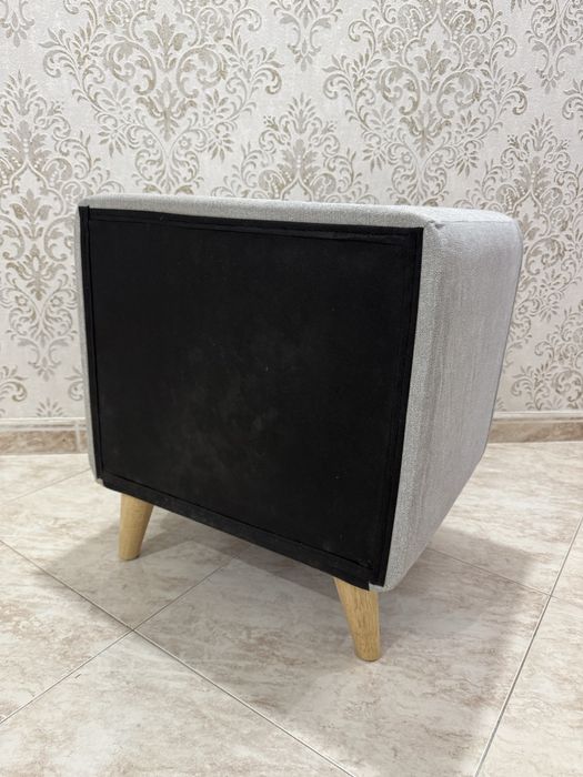 Mesa de cabeceira em tecido