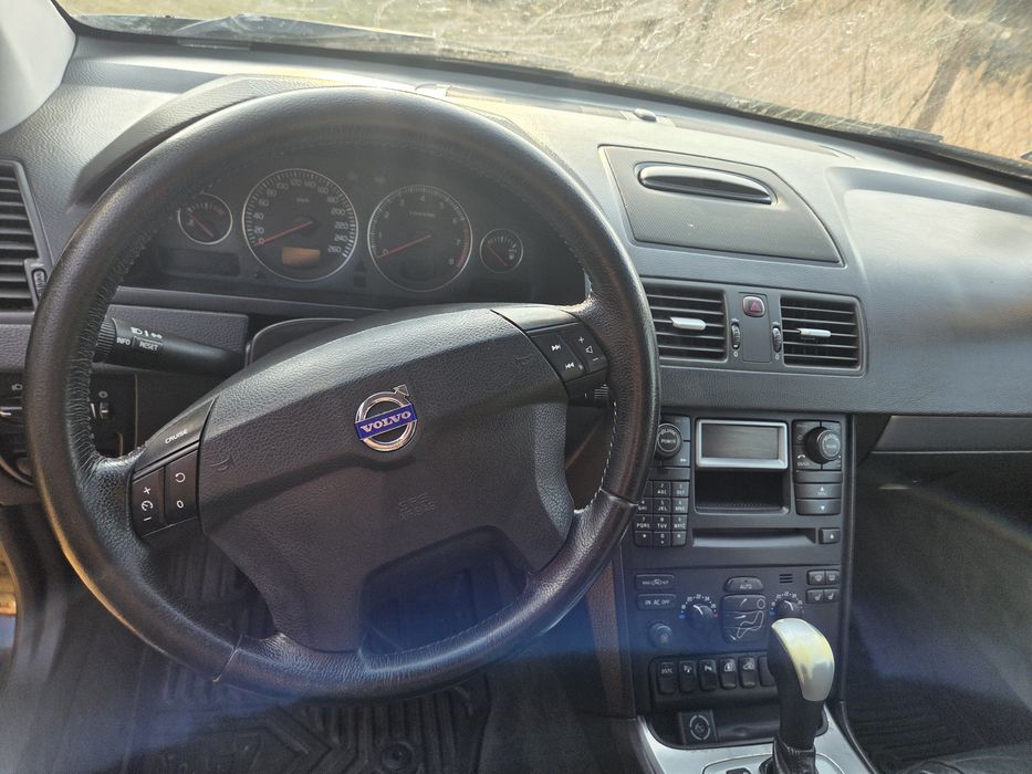 Volvo XC90 V8 44 benzyna