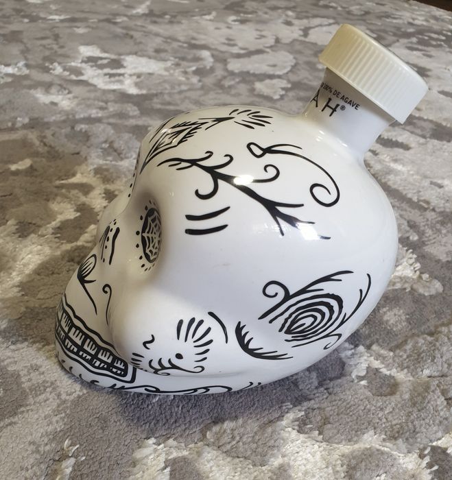 Текіла KAH пляшка череп 0,7 л