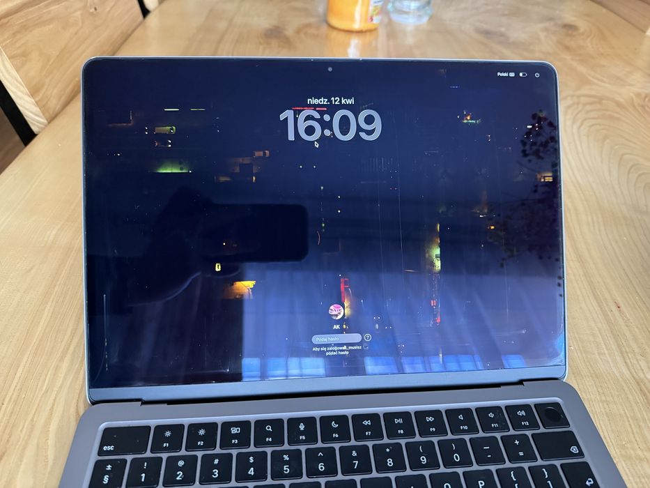 MacBook Air M2 8GB/256GB Space Grey Stan jak nowy
