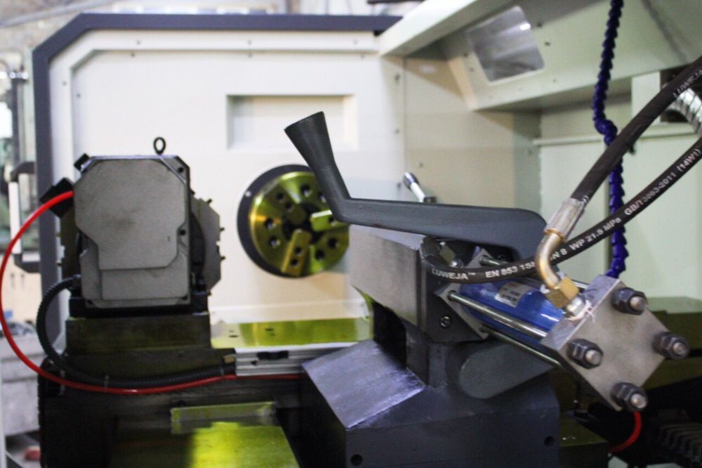 Станок токарний з ЧПК