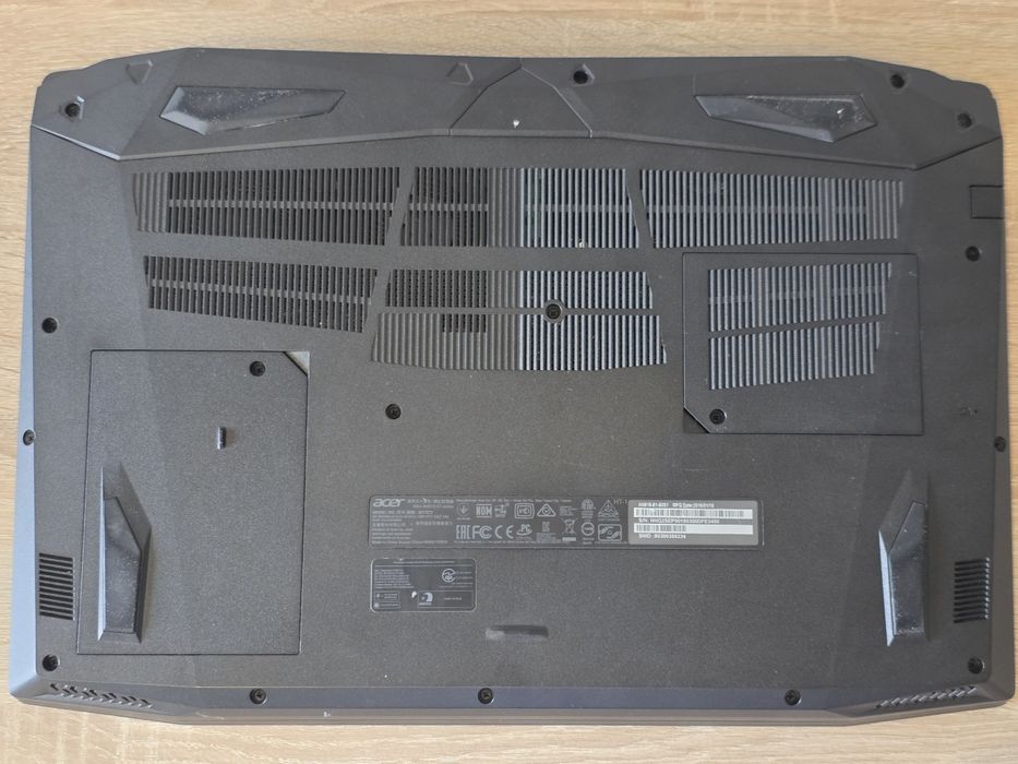Acer Nitro 5 GTX1050 | i5-7300HQ | 8/256GB | Win 11 Pro