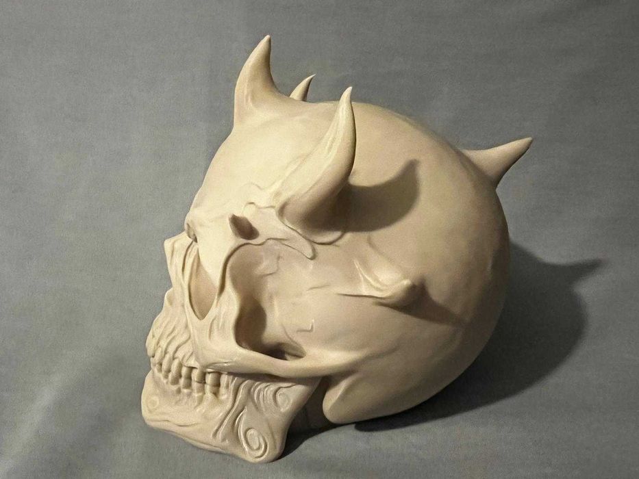 Designerska czaszka 3D – stojak na słuchawki w różnych kolorach