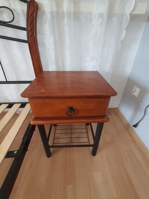 Łózko Sypialniane plus stoliczki  180x200 Drewno