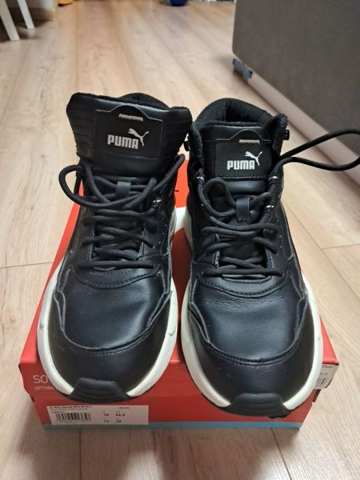 Високі  чоловічі кросівки .