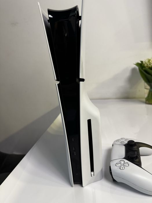 Ігрова приставка PlayStation 5 Slim