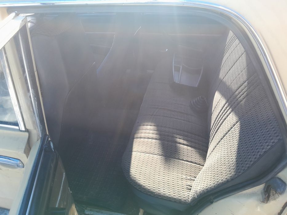 Продам срочно машину