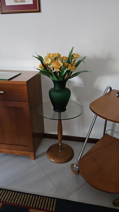 Mobília de sala em madeira maciça