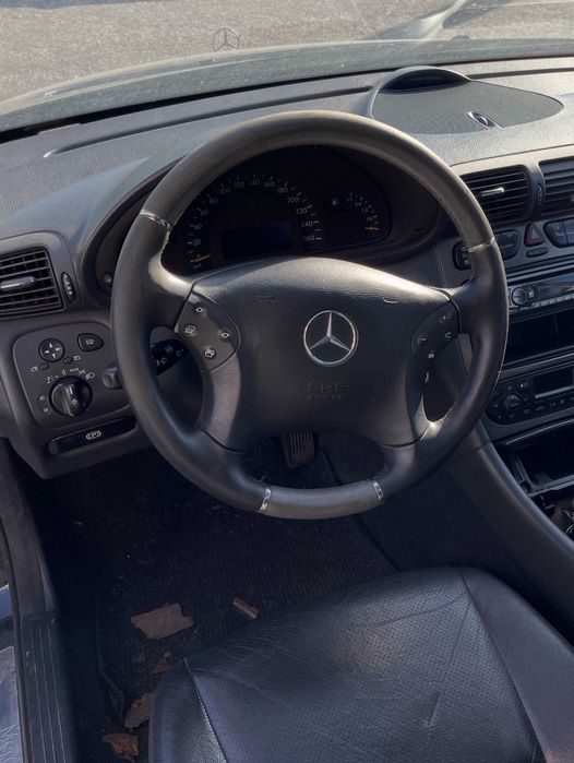 Mercedes-Benz C270 de 2005 para peças