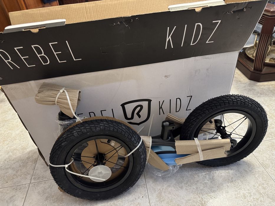 Bicicleta sem pedais R12 Rebel Kidz alemã NOVO ESTREAR