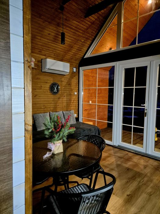 Задється будинок в Рибник