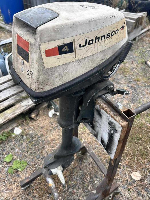 Johnson 4KM spodzina, rumpel, gaźnik