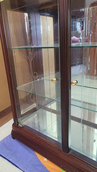 Vitrine / Aparador Clássico