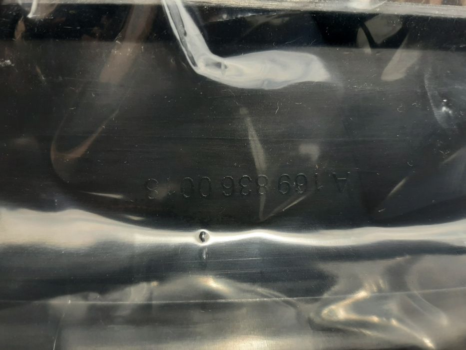 Жабо W169 W245 A-class Mercedes 1698360018 решітка