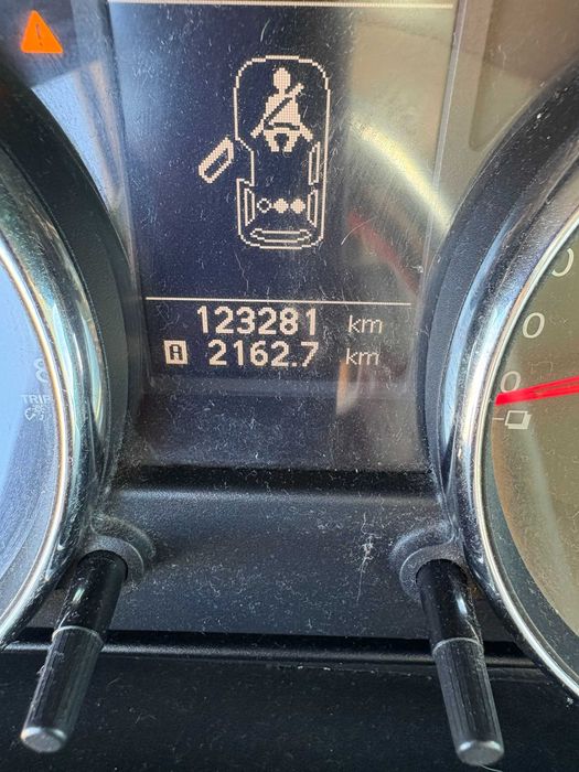 Nissan Qashqai 1.6 a gasolina (geração J10), com apenas 123.300 km | versão Acenta, do ano 2010