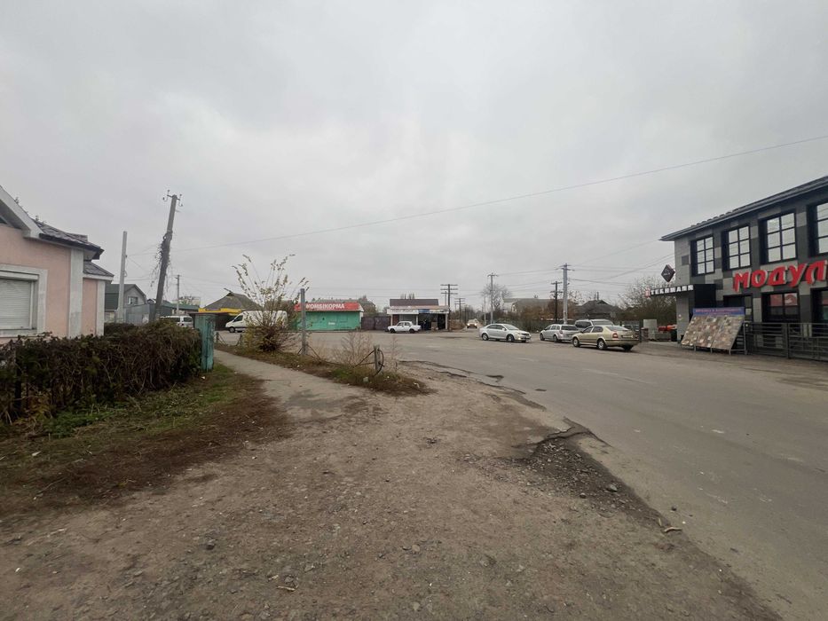 Продаж комерційного приміщення поряд з вокзалом та АТБ площею 188м2