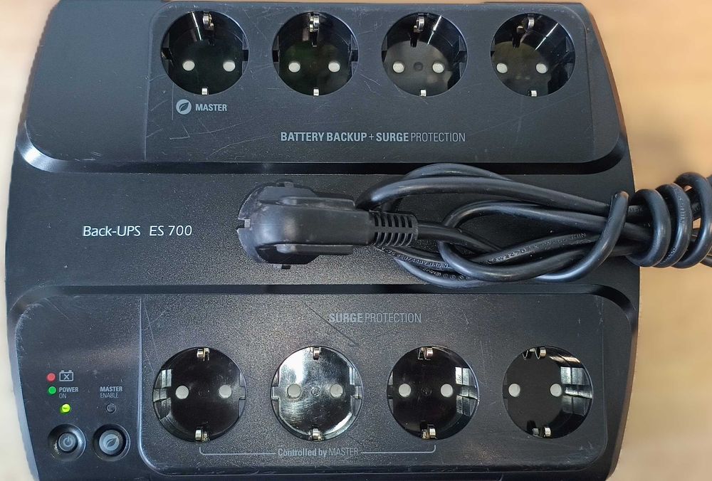ДБЖ APC BackUPS ES700 BE700G-RS (б/у)