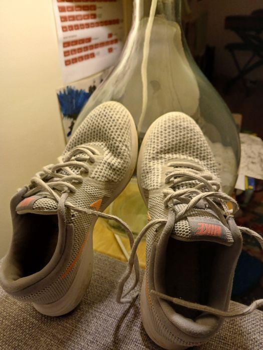 Ténis Nike cinza e rosa tamanho 36