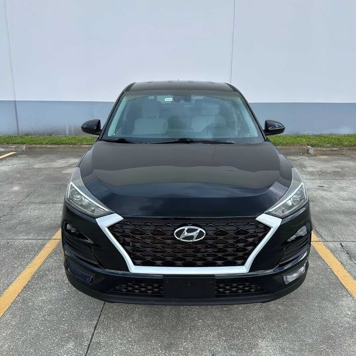 Hyundai Tucson SE      2019
